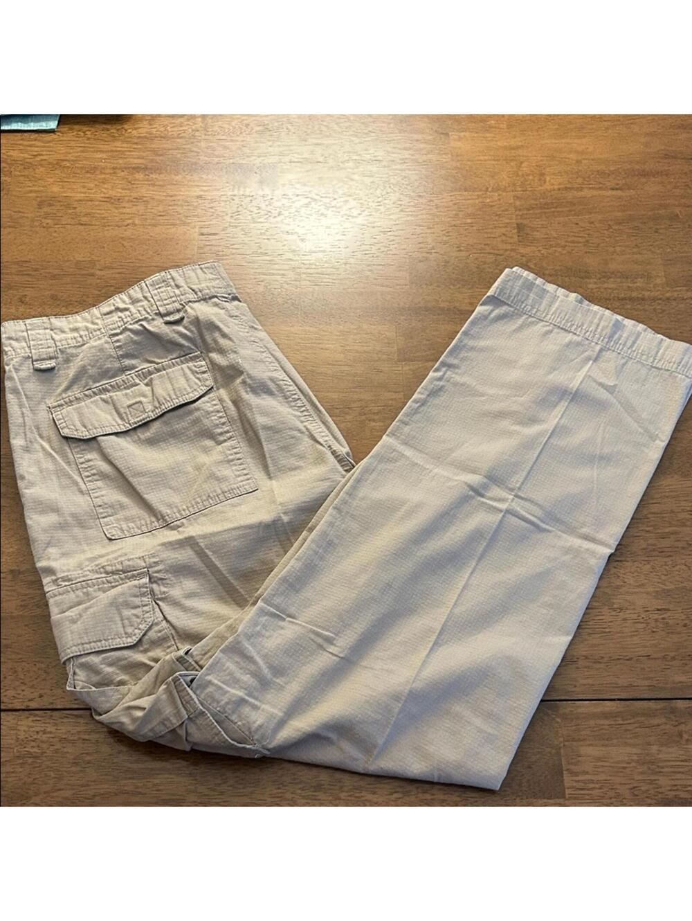 Chaps Men's Beige Cargo Pants
